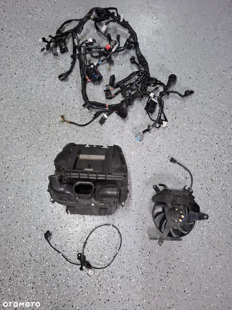 Yamaha MT09 SP instalacja wiązka airbox czujnik abs - 1