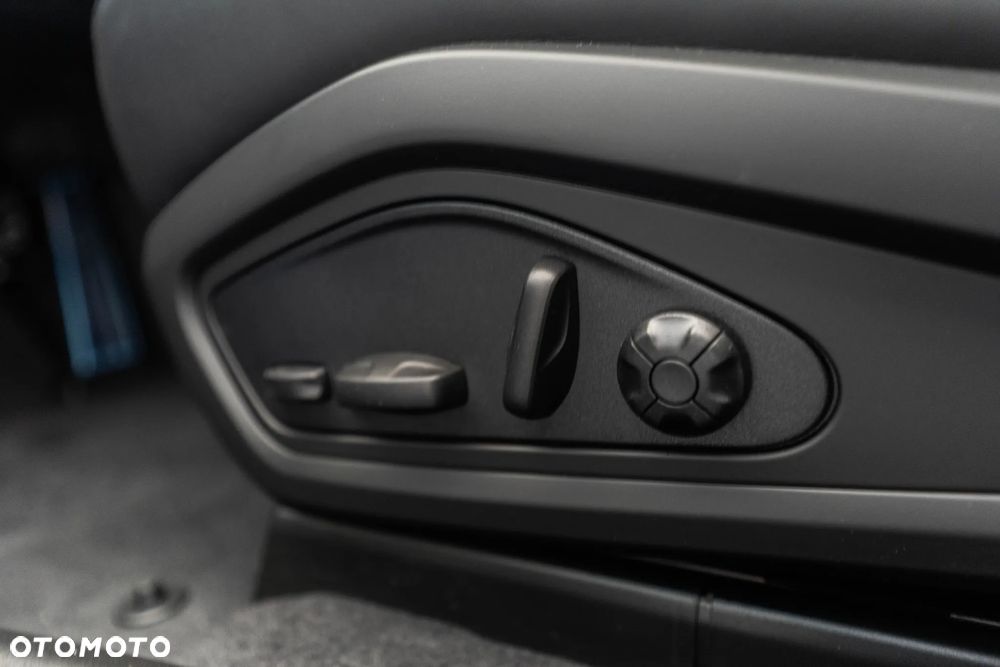 Porsche Taycan 105kWh Black Edition - 30