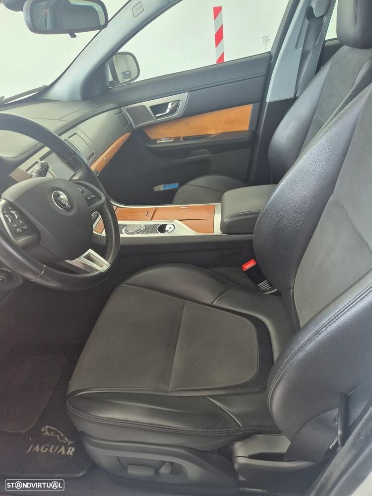 Jaguar XF 2.2 - 4