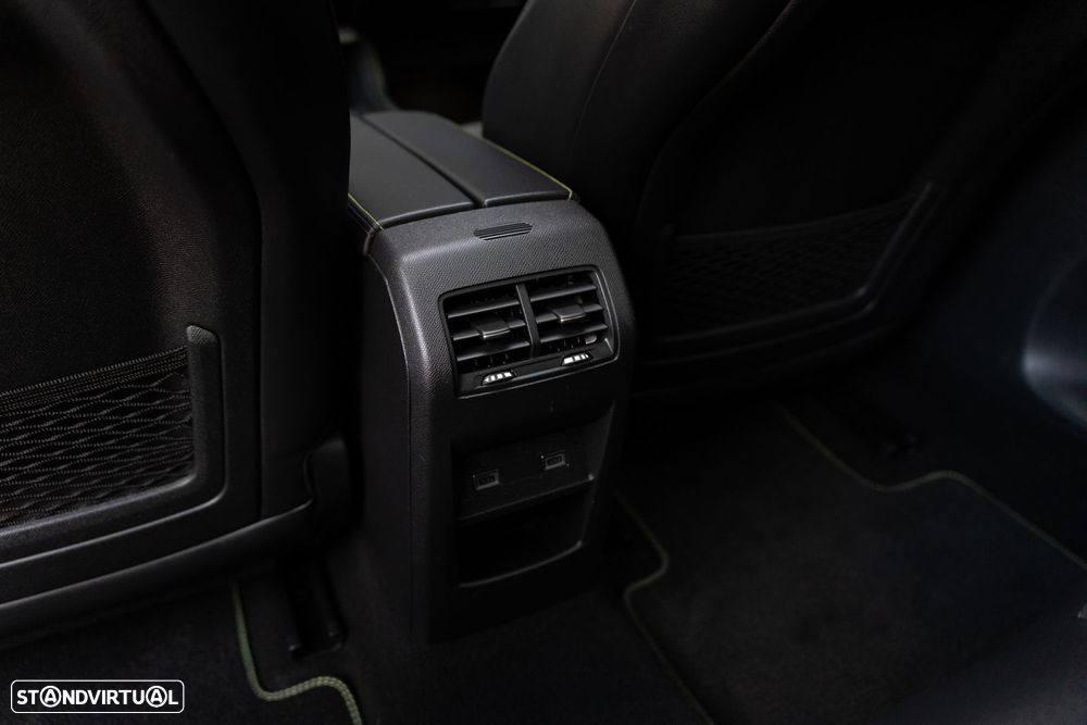 Peugeot 408 180 e-EAT8 GT - 32