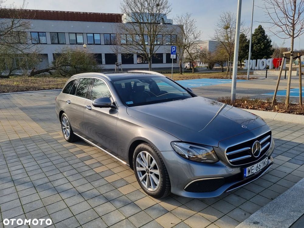 Mercedes-Benz Klasa E 220 d 4-Matic 9G-TRONIC - 3