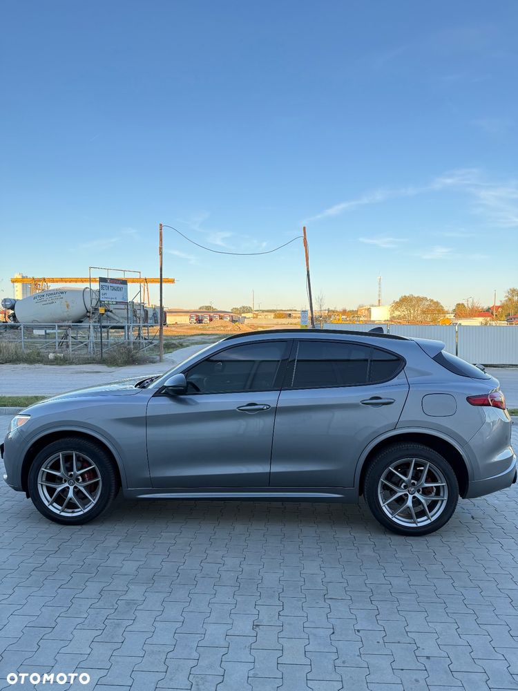Alfa Romeo Stelvio 2.0 Turbo 16V AT8-Q4 Veloce Ti - 5