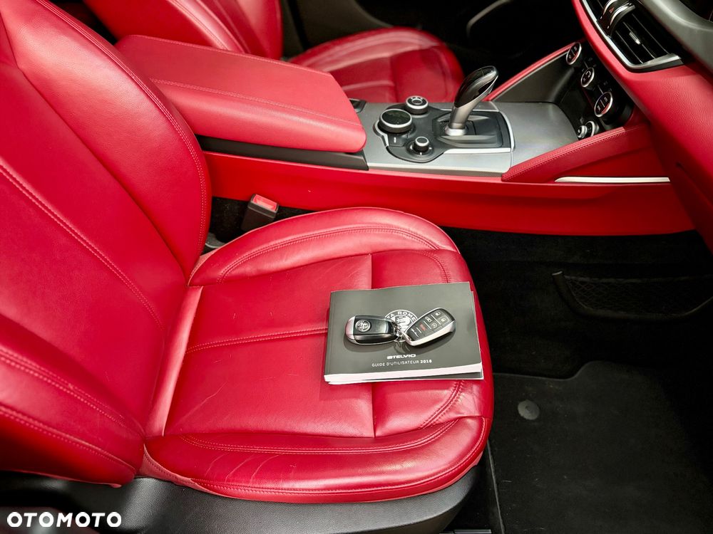 Alfa Romeo Stelvio - 21