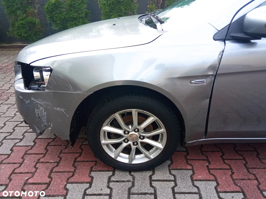 Mitsubishi Lancer 1.6 Inform - 16