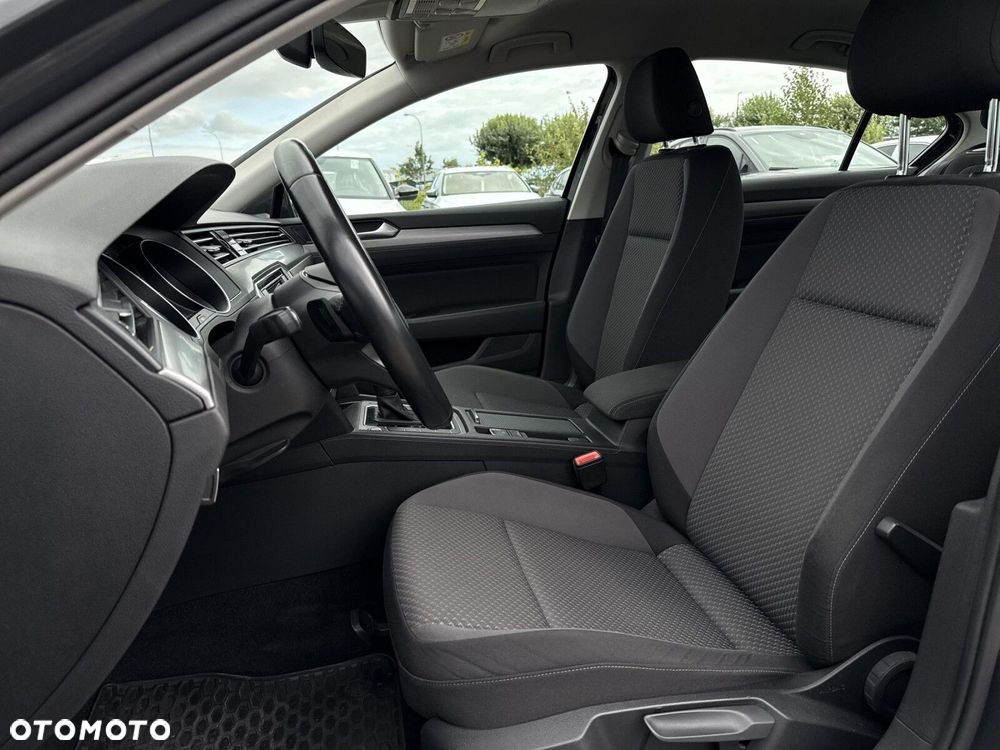 Volkswagen Passat - 10