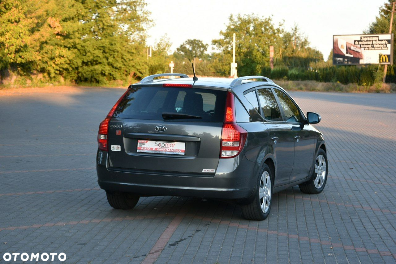 Kia Ceed - 21