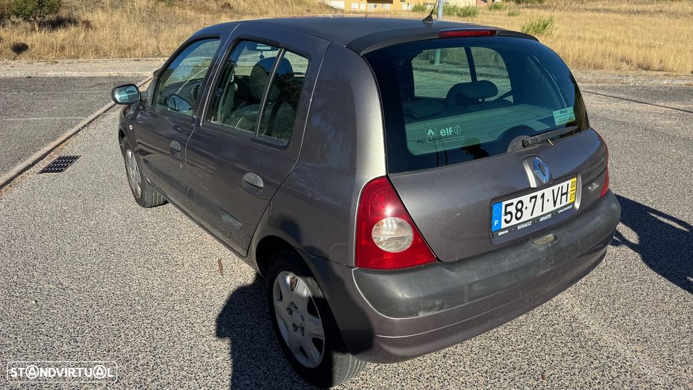 Renault Clio 1.2 16V Expression — fotografia 12