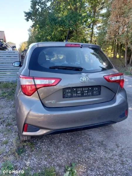 Toyota Yaris - 4