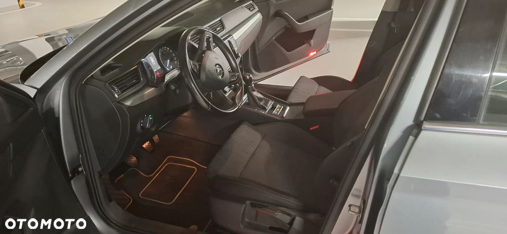 Skoda Superb 1.6 TDI Ambition - 32