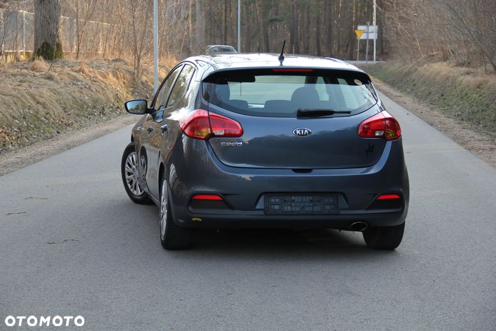 Kia Ceed - 4