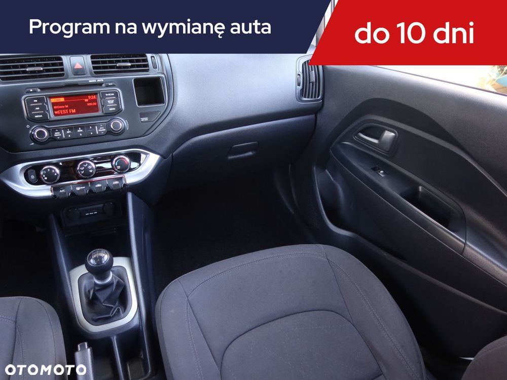 Kia Rio - 10