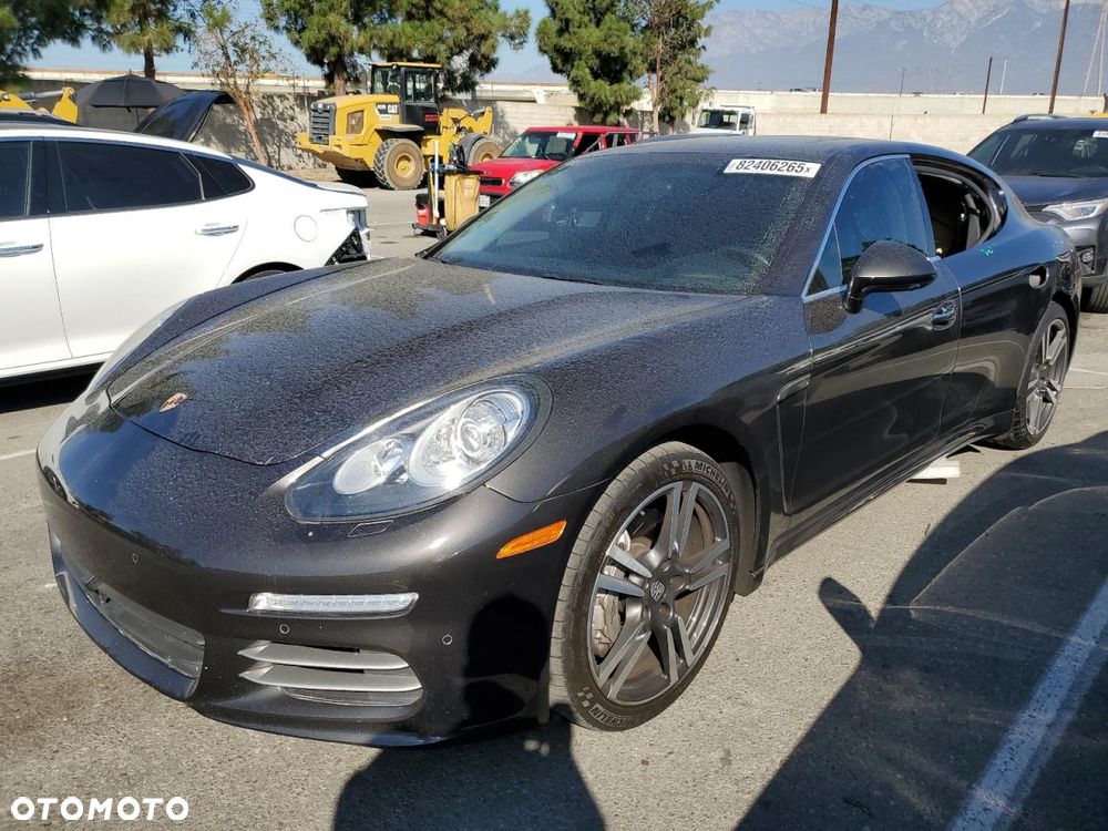 Porsche Panamera ver-4 - 3