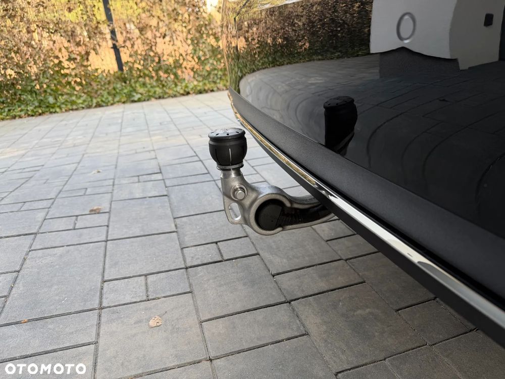 Mercedes-Benz Klasa E 220 d 4-Matic Exclusive - 24