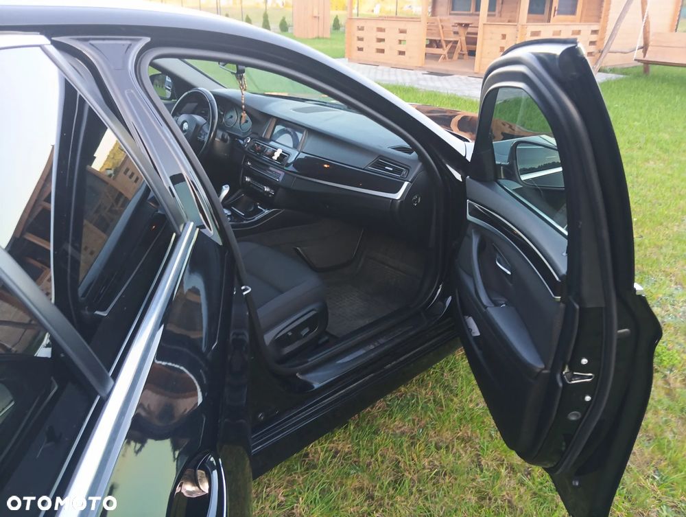 BMW Seria 5 518d Luxury Line - 13