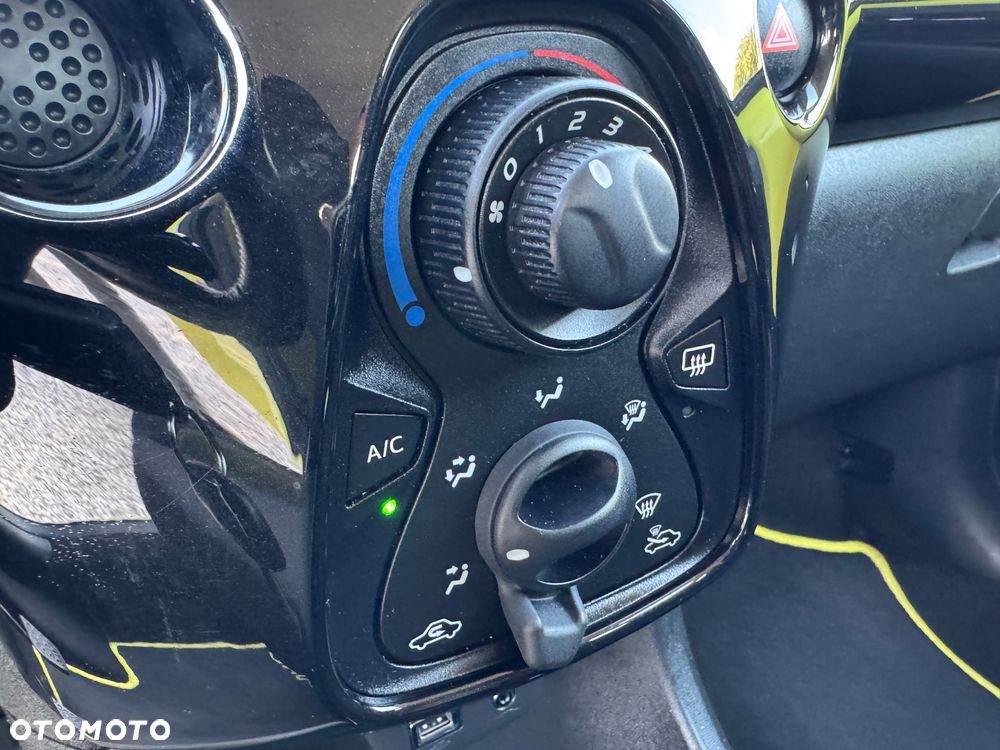 Toyota Aygo x mit x-business Paket - 21