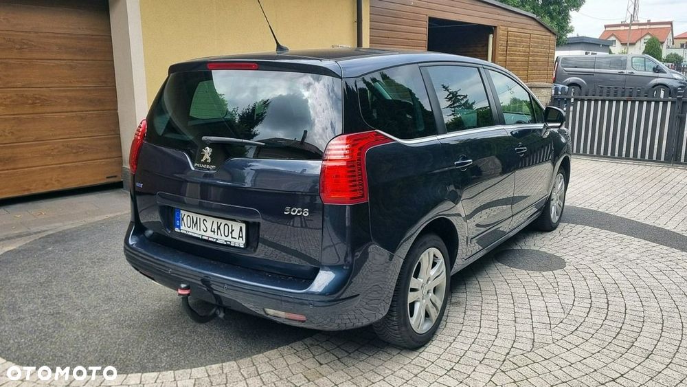 Peugeot 5008 - 5