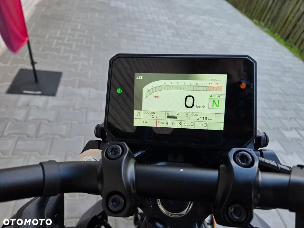 Yamaha MT - 8