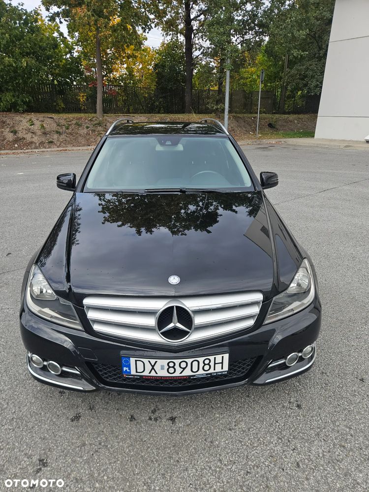 Mercedes-Benz Klasa C 180 CGI BlueEFFICIENCY Avantgarde - 21
