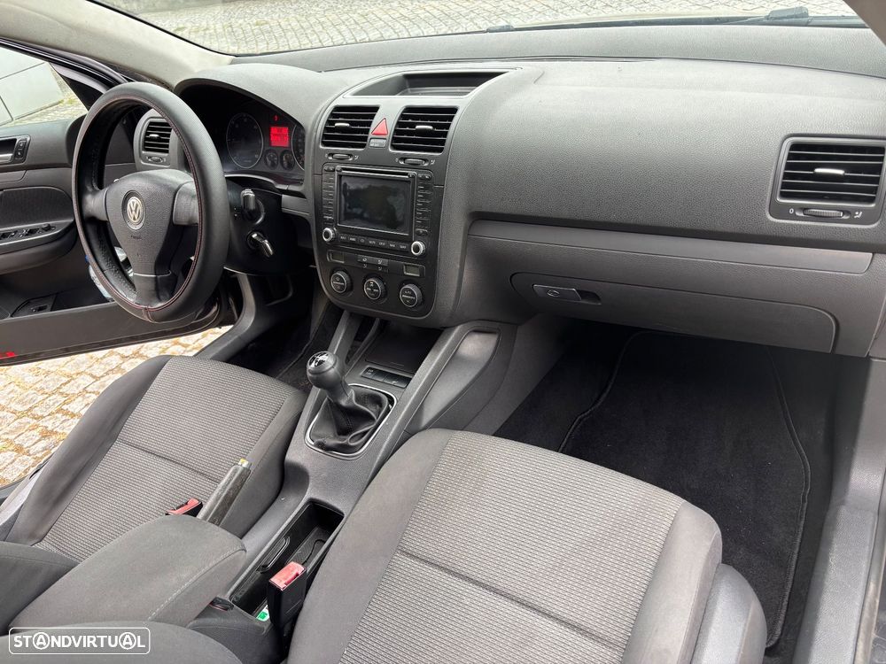 VW Jetta 1.9 TDi Trendline - 12