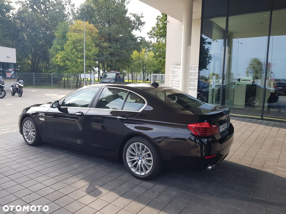 BMW Seria 5 528i xDrive - 12