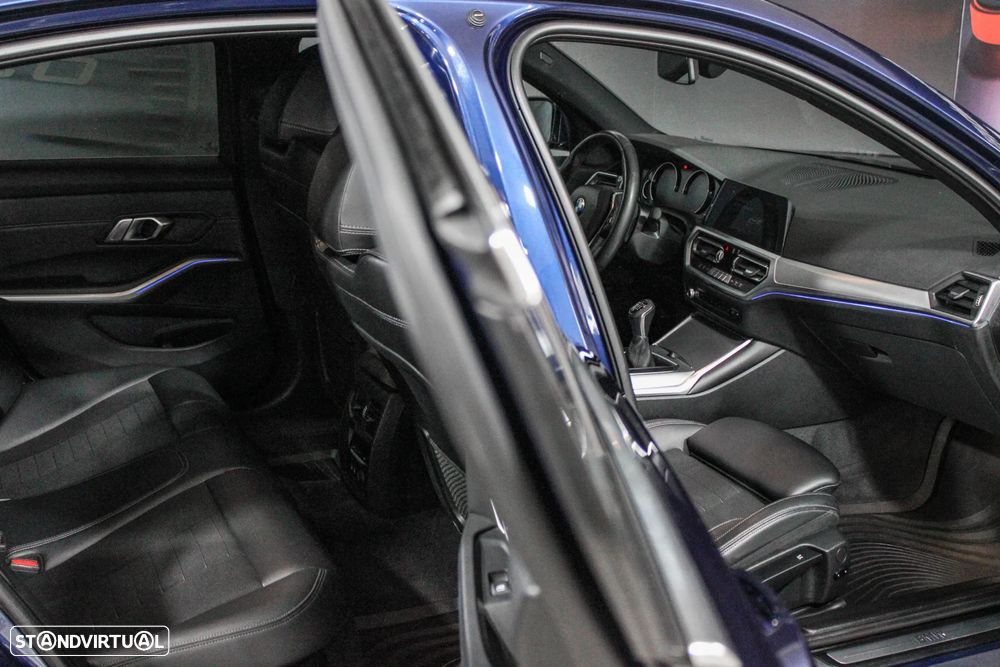 BMW 318 d Line Sport - 14