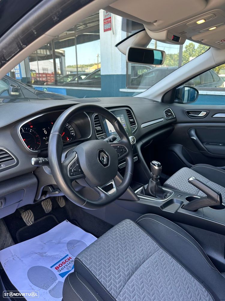 Renault Mégane 1.5 Blue dCi Limited - 11
