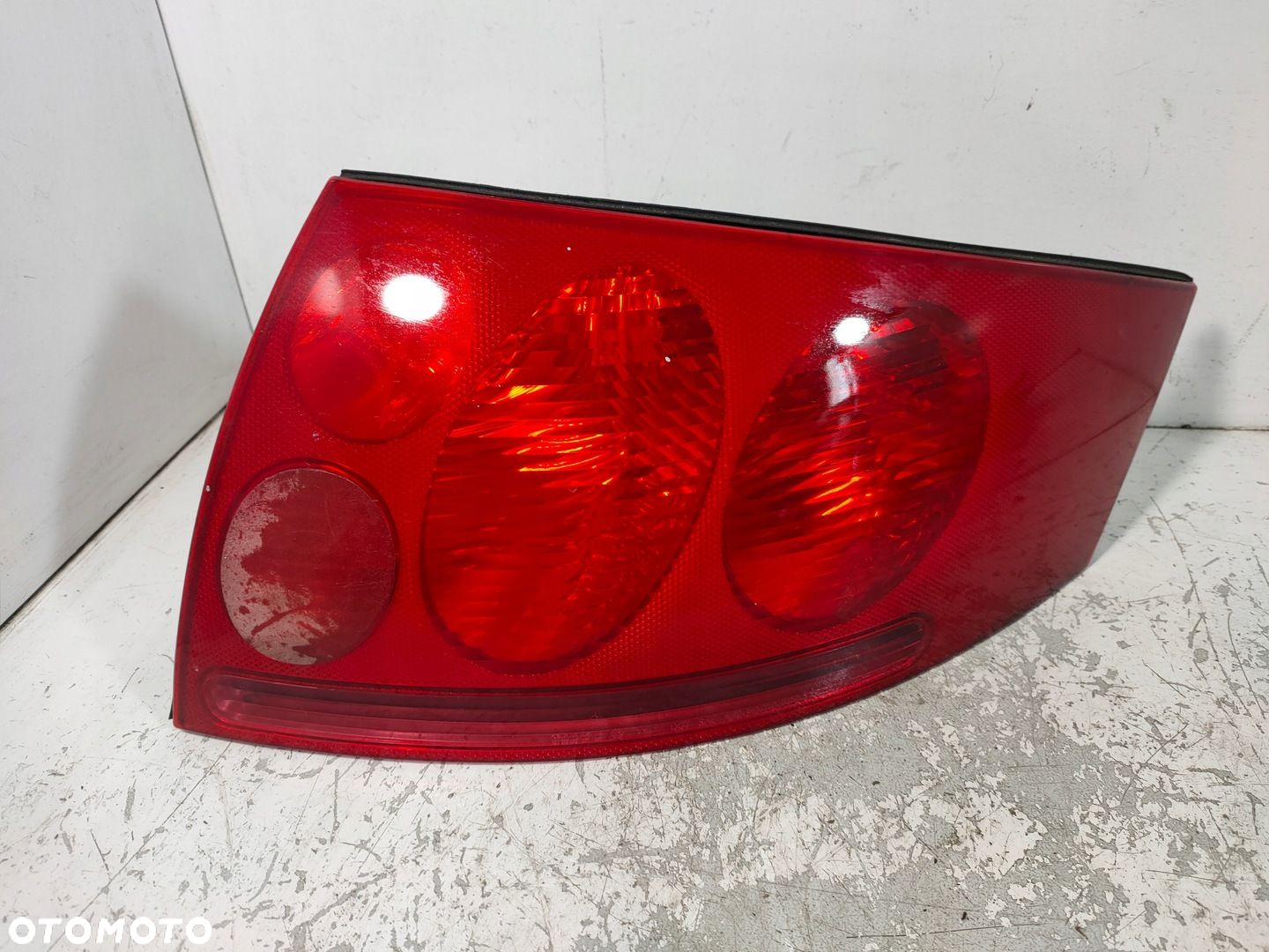 LAMPA TYŁ PRAWA TYŁ AUDI TT 8N - 2