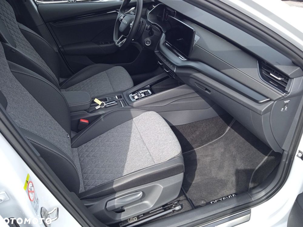 Skoda Octavia 2.0 TDI Sportline DSG - 17