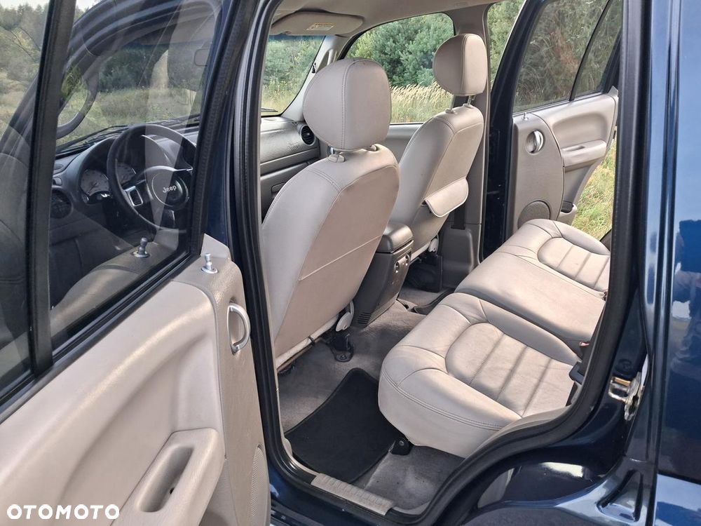 Jeep Cherokee - 26
