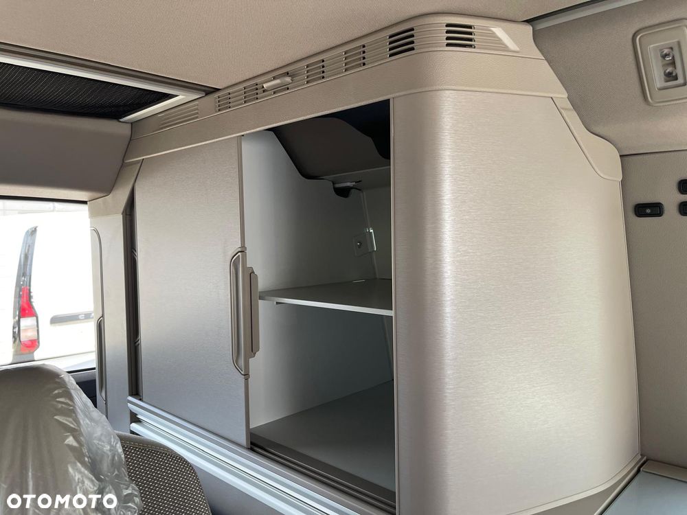 Volkswagen California - 38