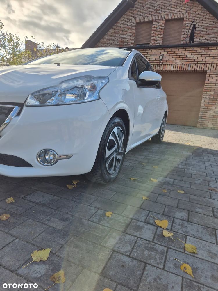 Peugeot 208 - 15