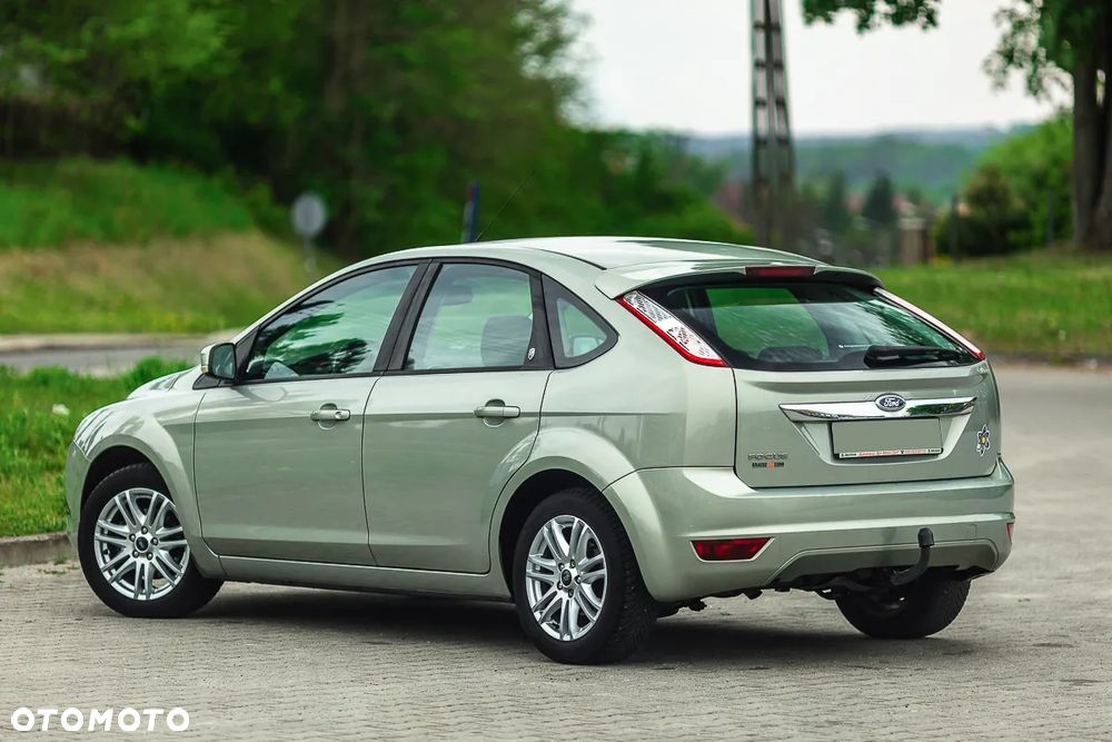 Ford Focus 1.6 Ghia - 14