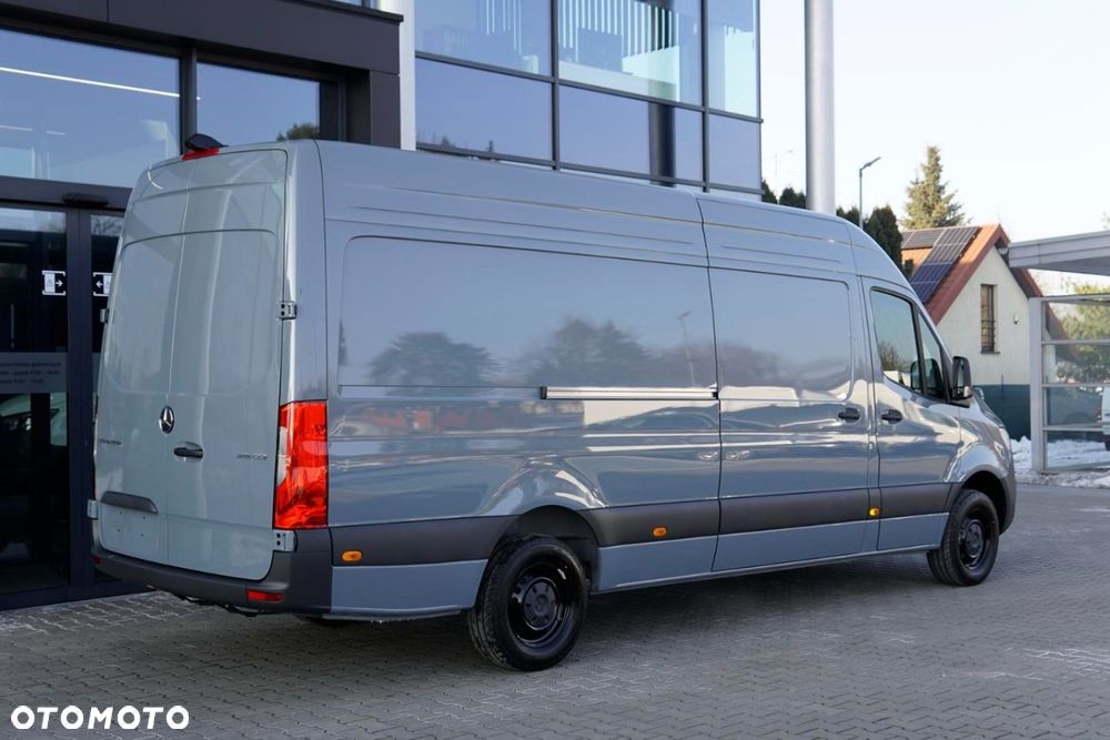 Mercedes-Benz Sprinter - 9
