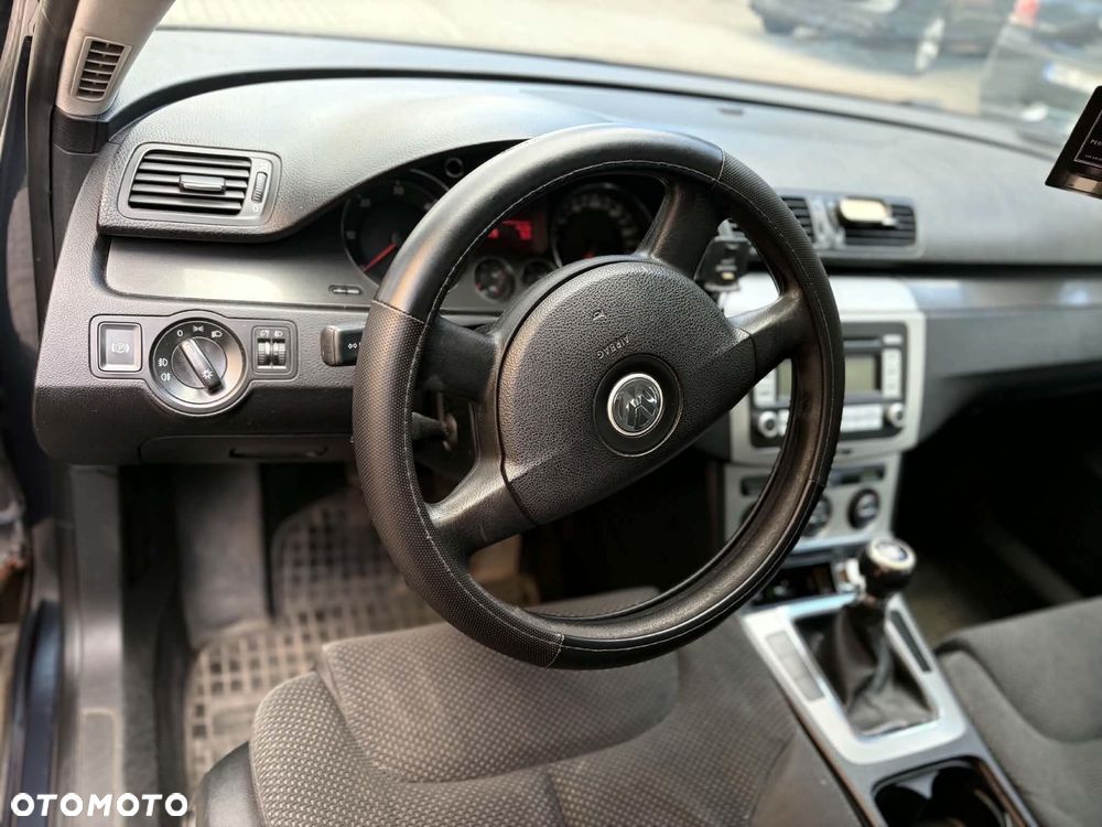 Volkswagen Passat 1.9 TDI Comfortline - 2