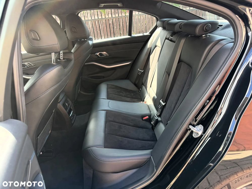 BMW Seria 3 330i xDrive M Sport sport - 20