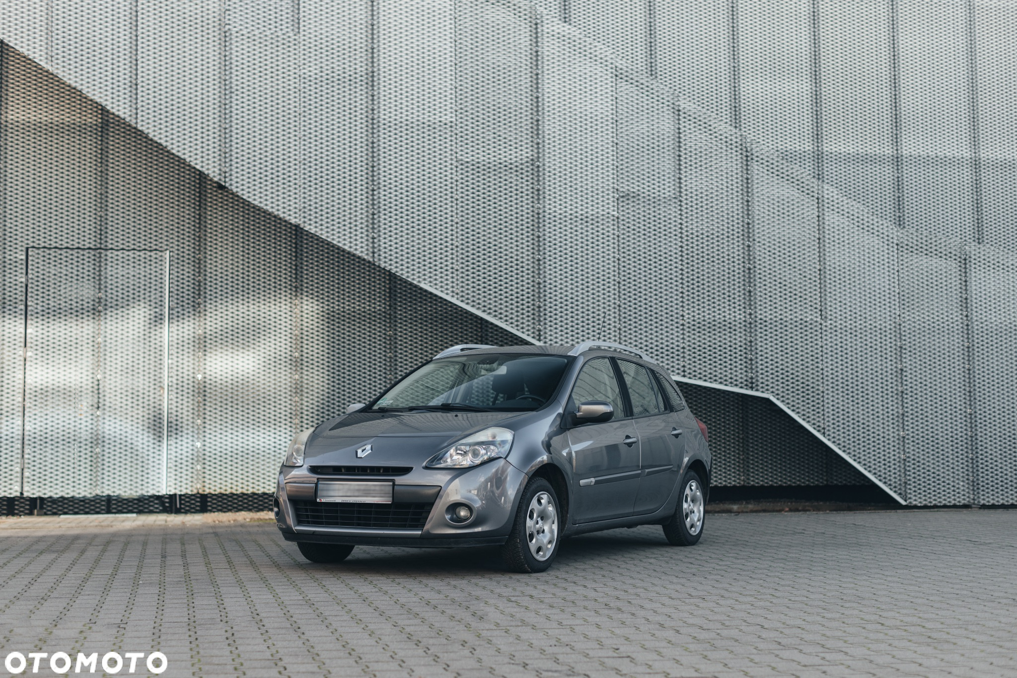 Renault Clio 1.2 16V 75 Grandtour Dynamique - 2