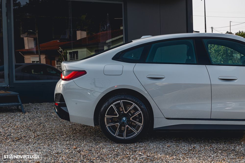 BMW i4 eDrive40 Pack Desportivo M - 8