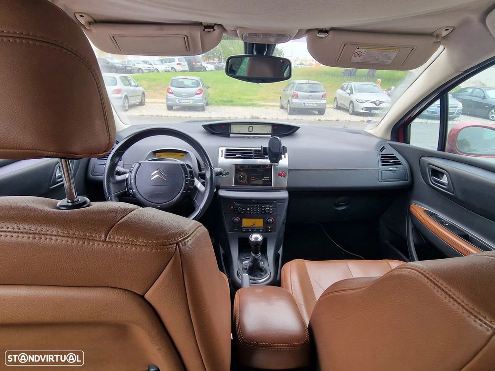 Citroën C4 1.6 HDi 110 Exclusive - 10
