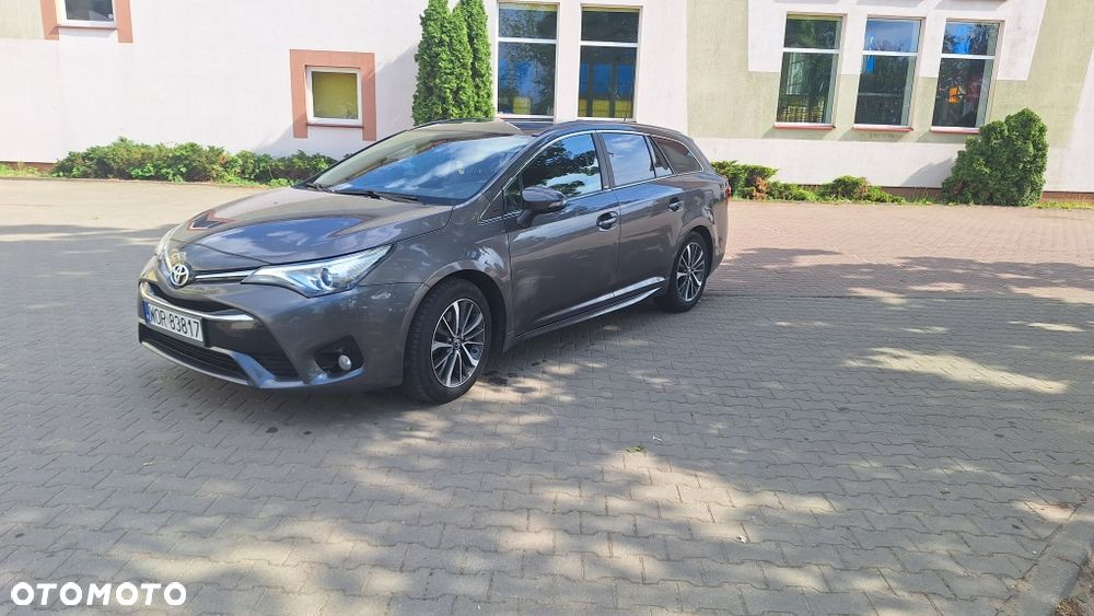 Toyota Avensis - 1