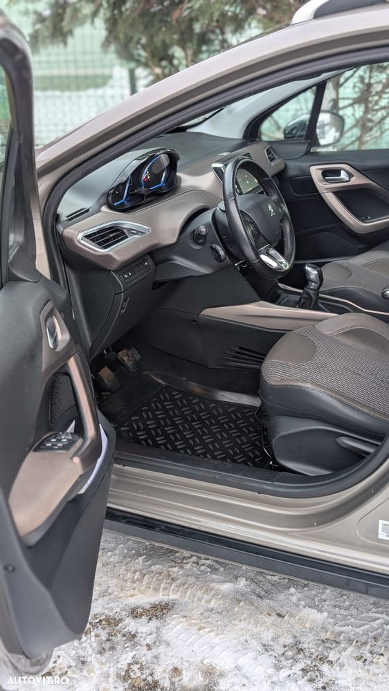 Peugeot 2008 PureTech 82 Allure - 18