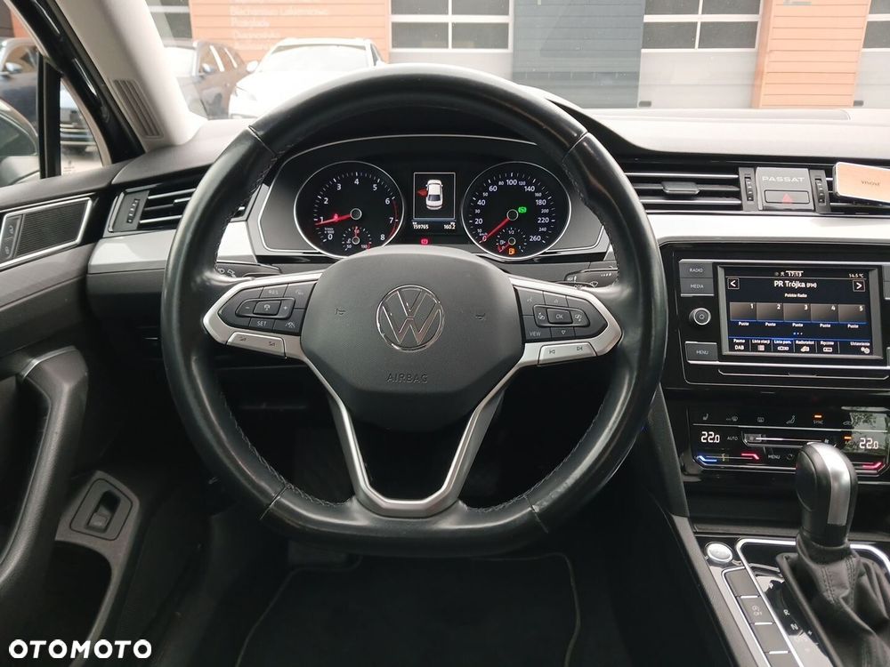 Volkswagen Passat - 13