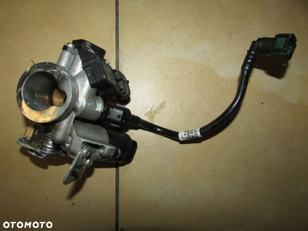 KTM Duke 125 17-23 przepustnica wtrysk TPS - 2