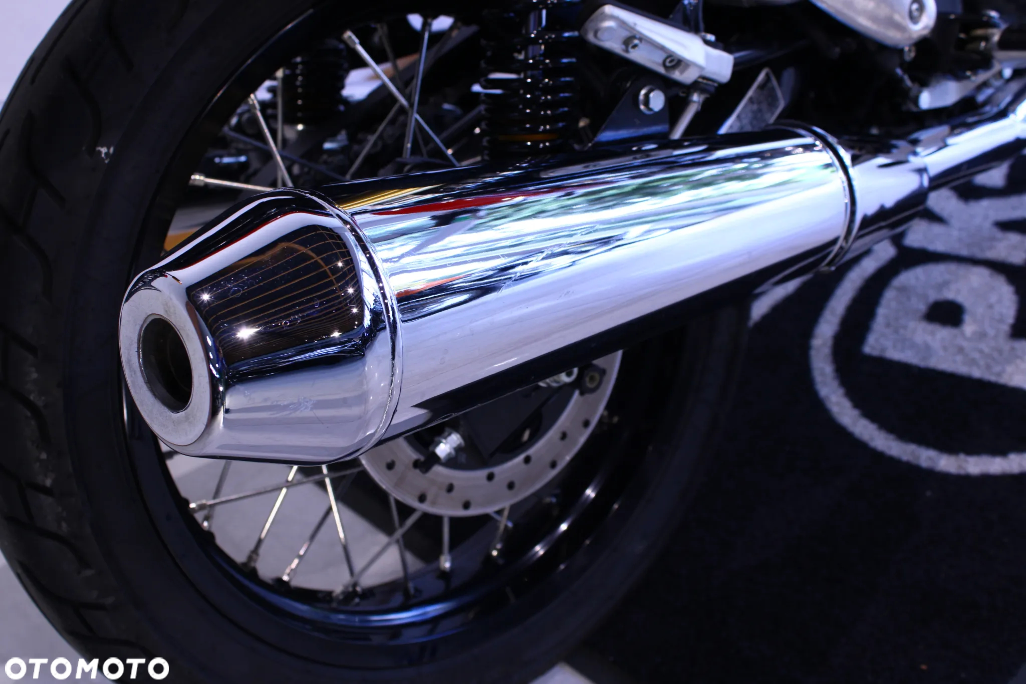 Royal Enfield Continental - 22