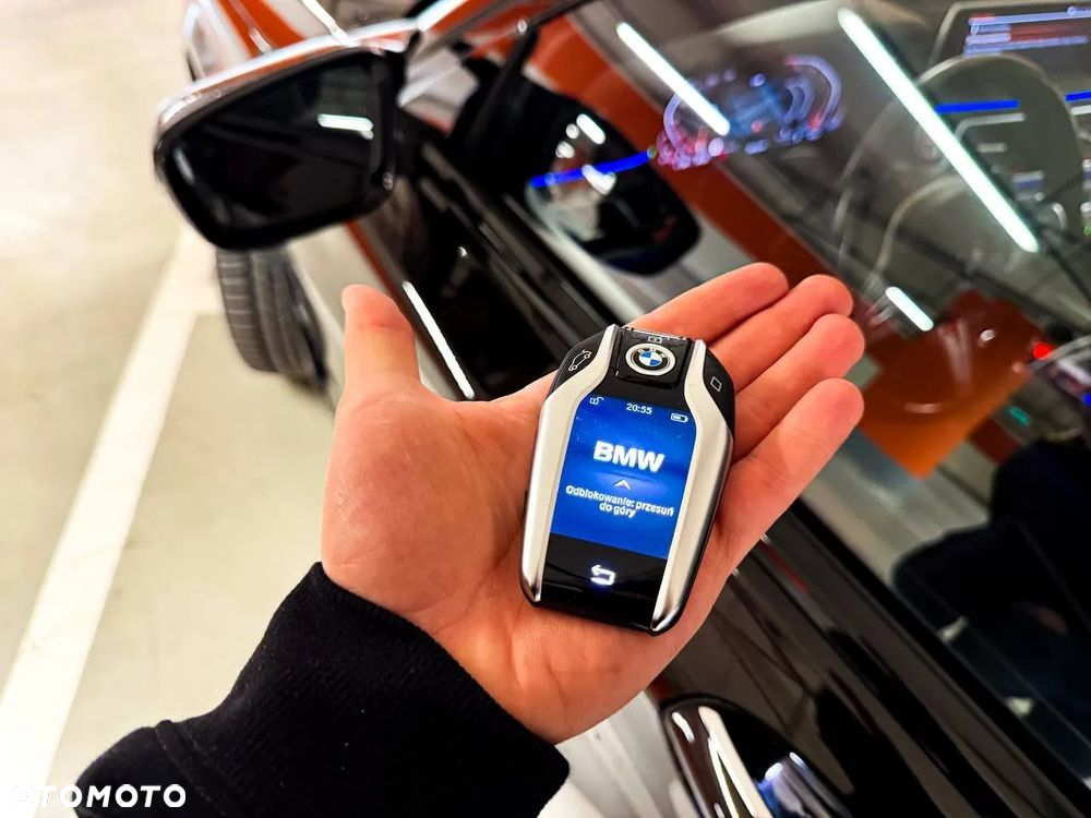 BMW Seria 7 750i xDrive - 24