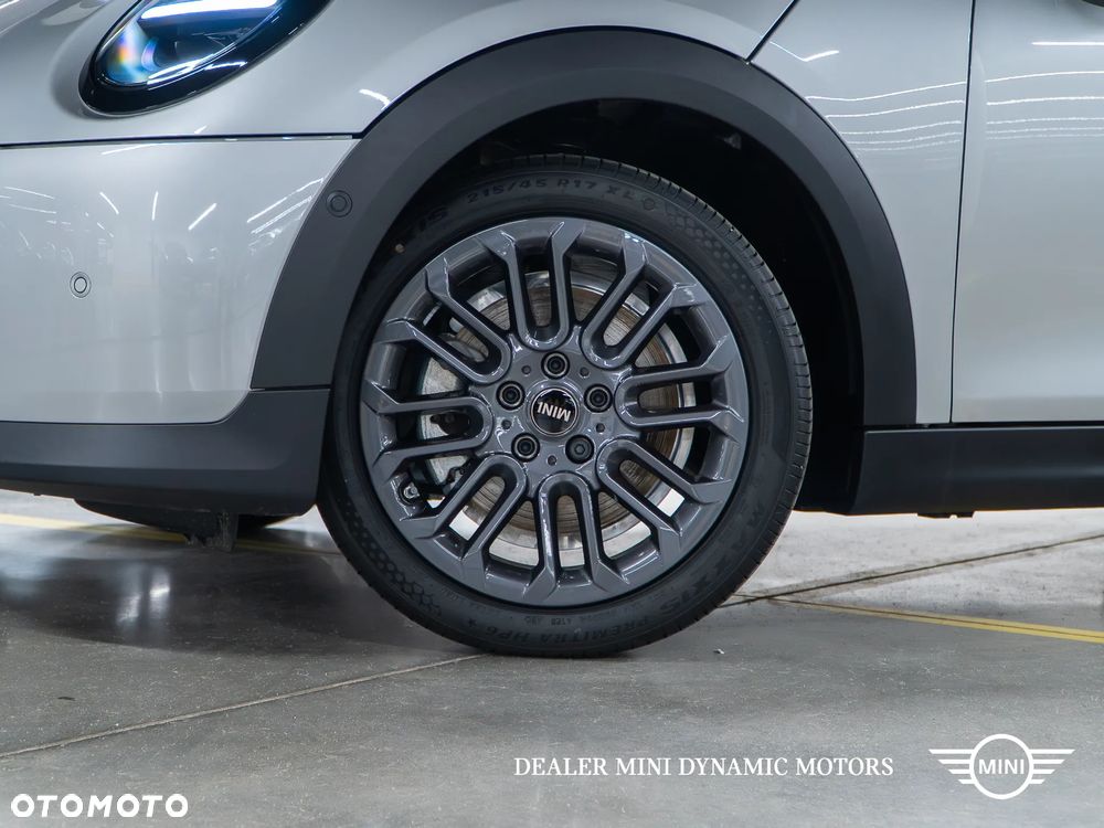 MINI Cooper C Essential Trim - 11