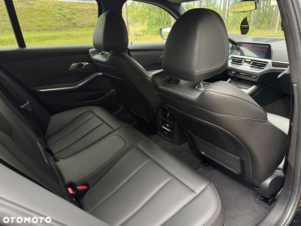 BMW Seria 3 320d Luxury Line Purity sport - 28
