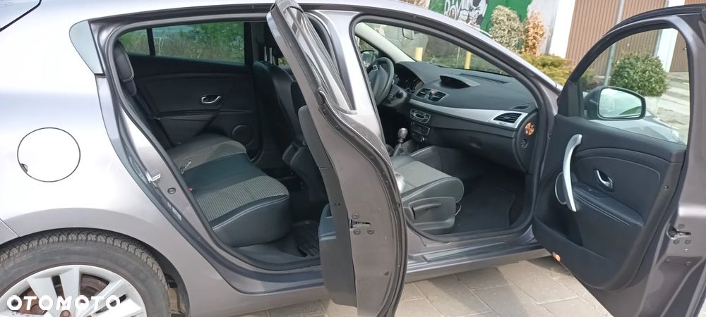 Renault Megane 1.6 16V Exception - 9