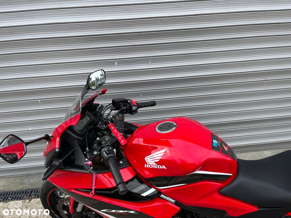 Honda CBR - 9