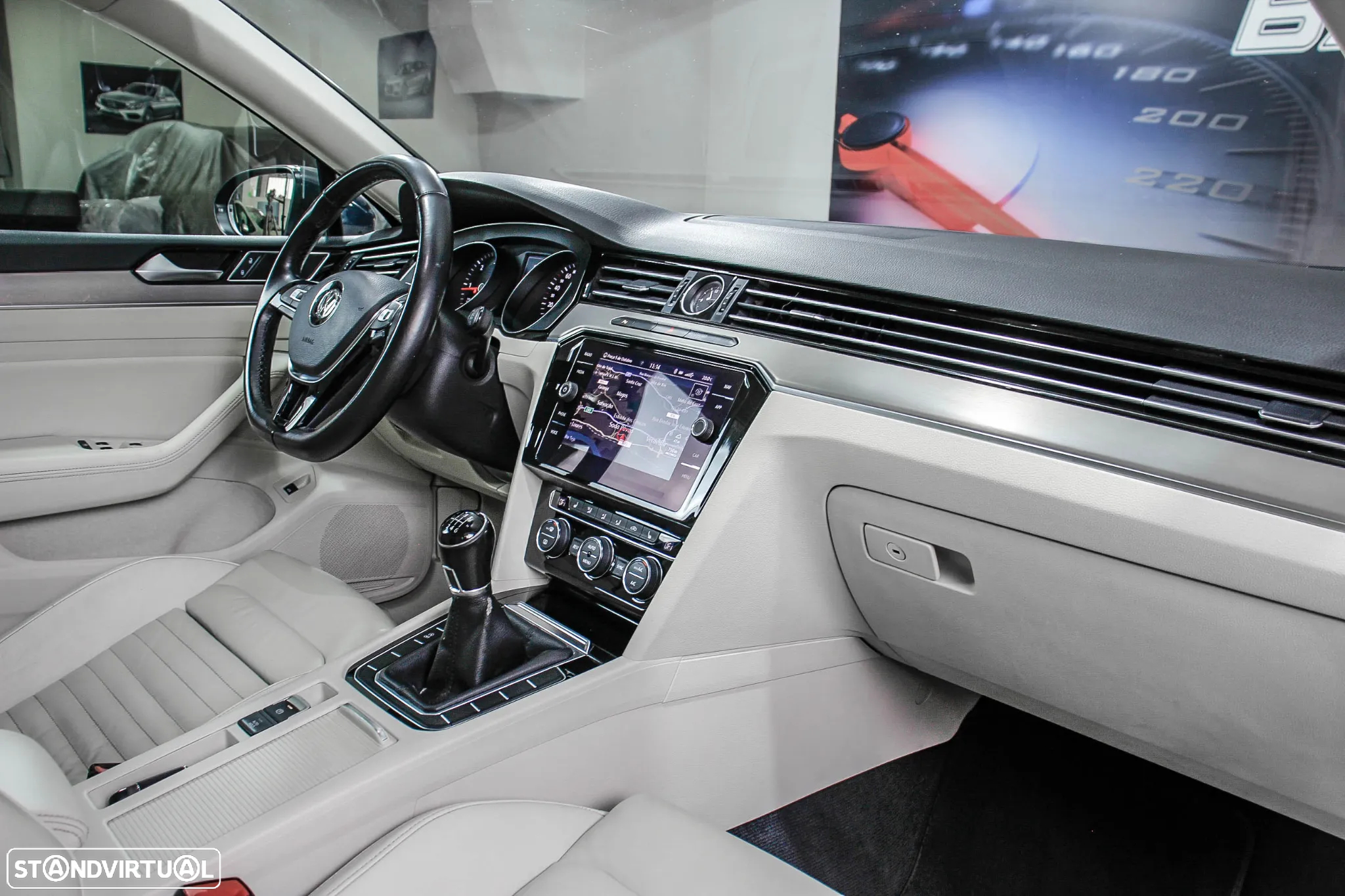 VW Passat Variant 2.0 TDi Highline - 27