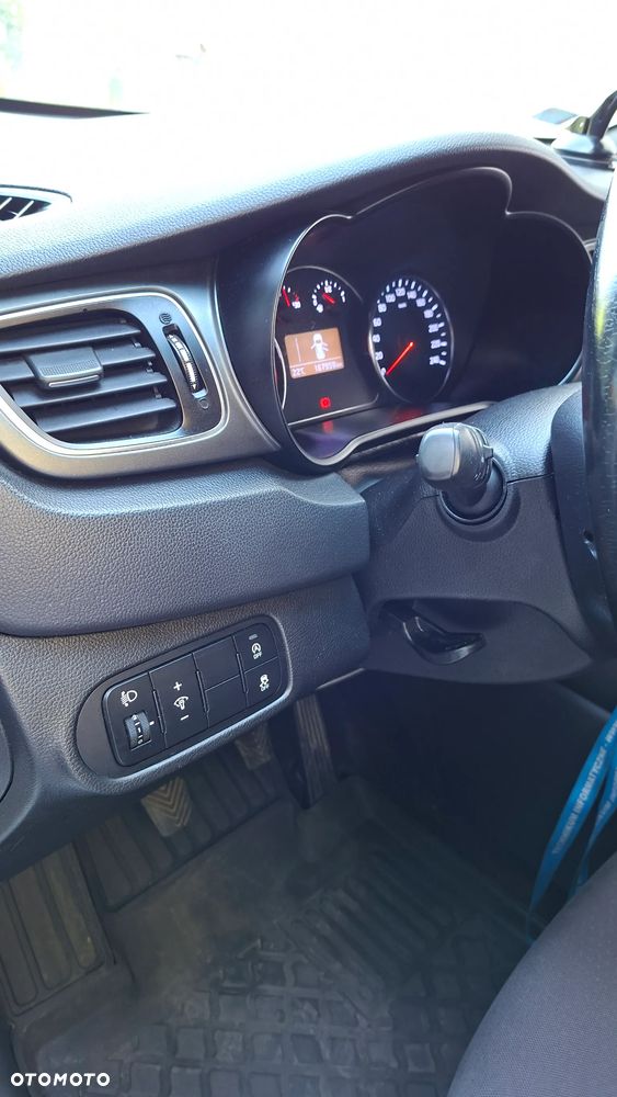 Kia Carens 1.7 CRDi XL 7os - 16